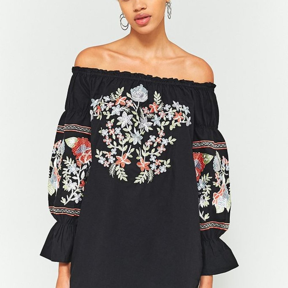 Fleur DuJour Off-The-Shoulder Shift Dress - Picture 2 of 11